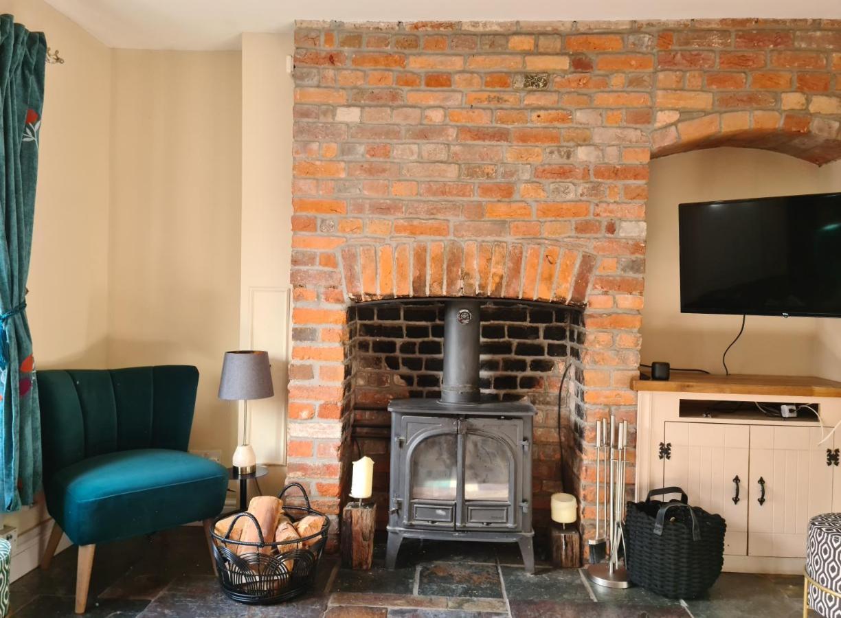 Gorgeous 2 Bedroom Kintbury Cottage ภายนอก รูปภาพ