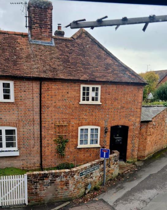 Gorgeous 2 Bedroom Kintbury Cottage ภายนอก รูปภาพ